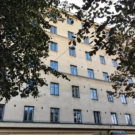 Small Nearby Centre Huoneisto